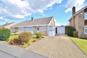 2 bedroom Bungalow t...